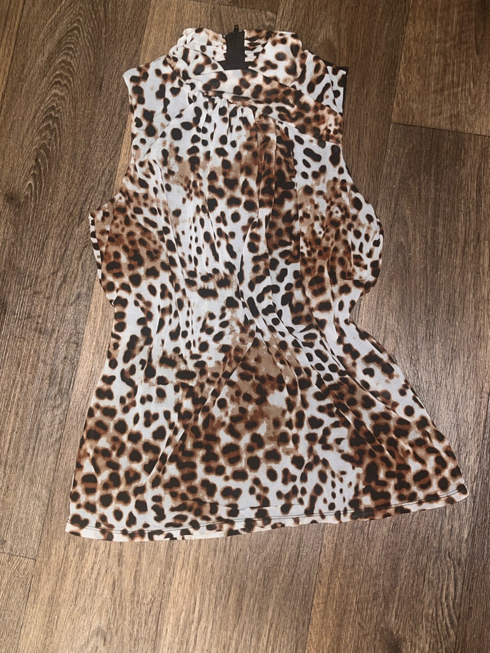 Worthington Sleeveless Leopard Print blouse in Brown and Black.